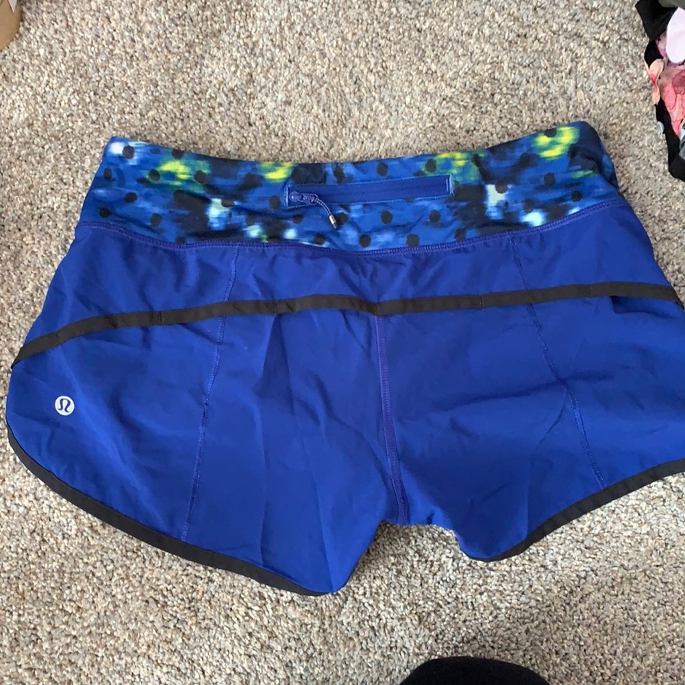 Speed up shorts size 4